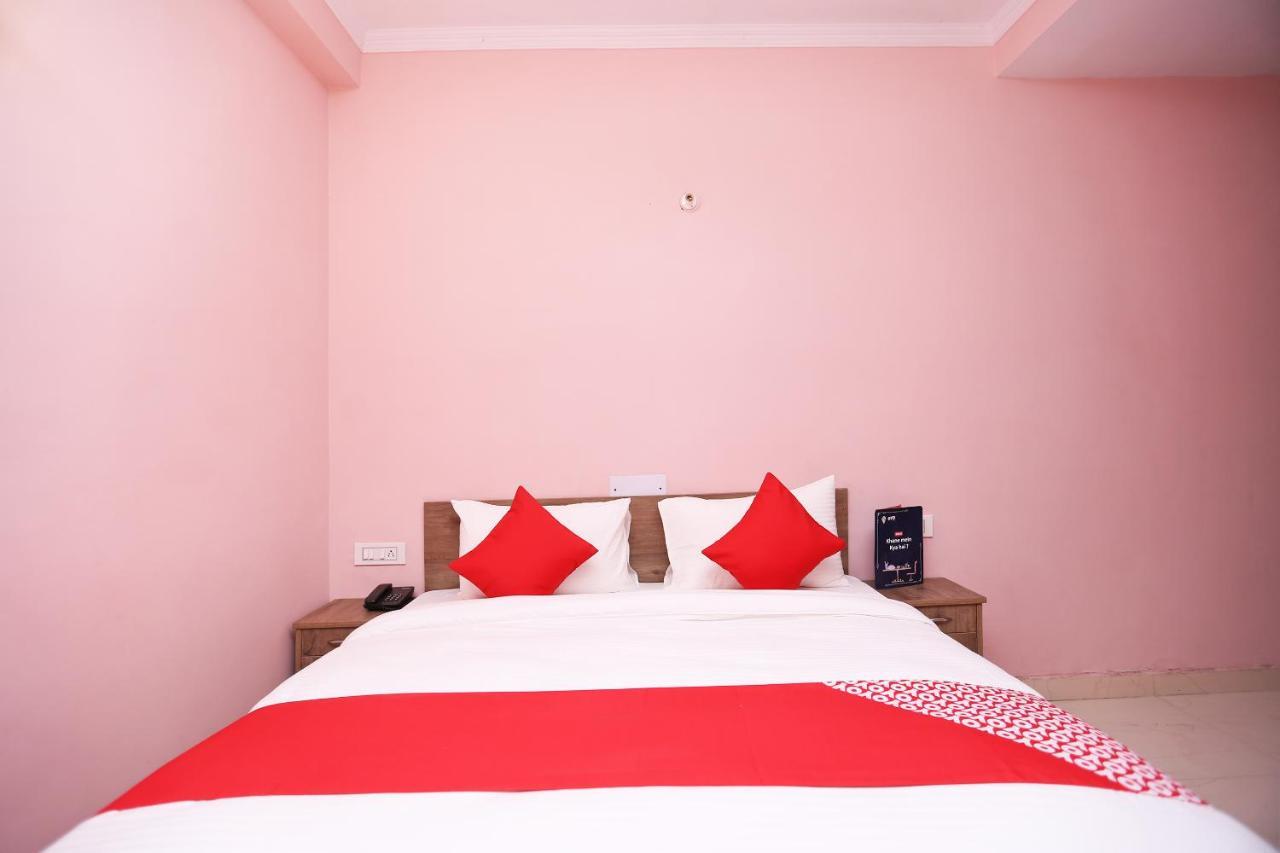 Hotel Oyo Flagship 14774 Sector 14 Gurgaon Exterior foto