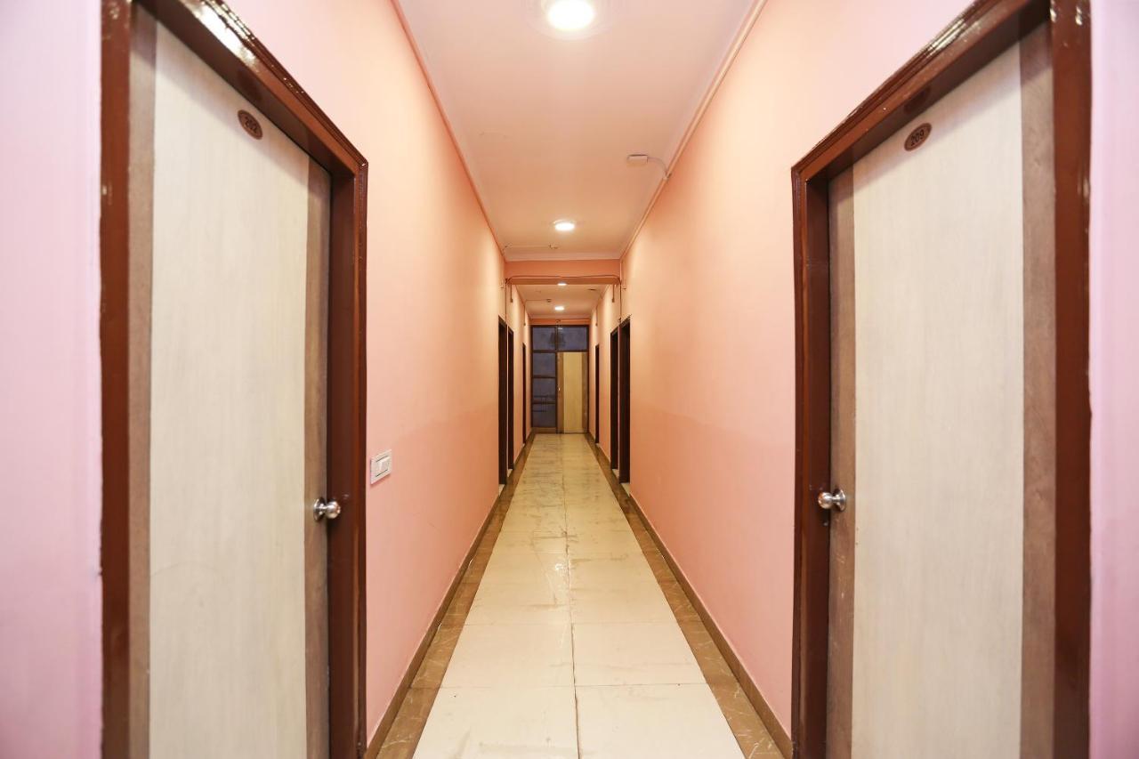 Hotel Oyo Flagship 14774 Sector 14 Gurgaon Exterior foto