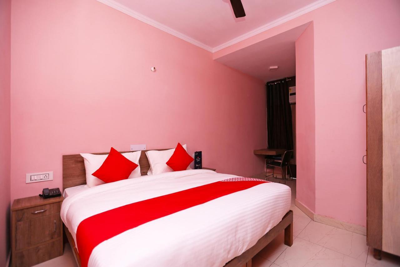 Hotel Oyo Flagship 14774 Sector 14 Gurgaon Exterior foto
